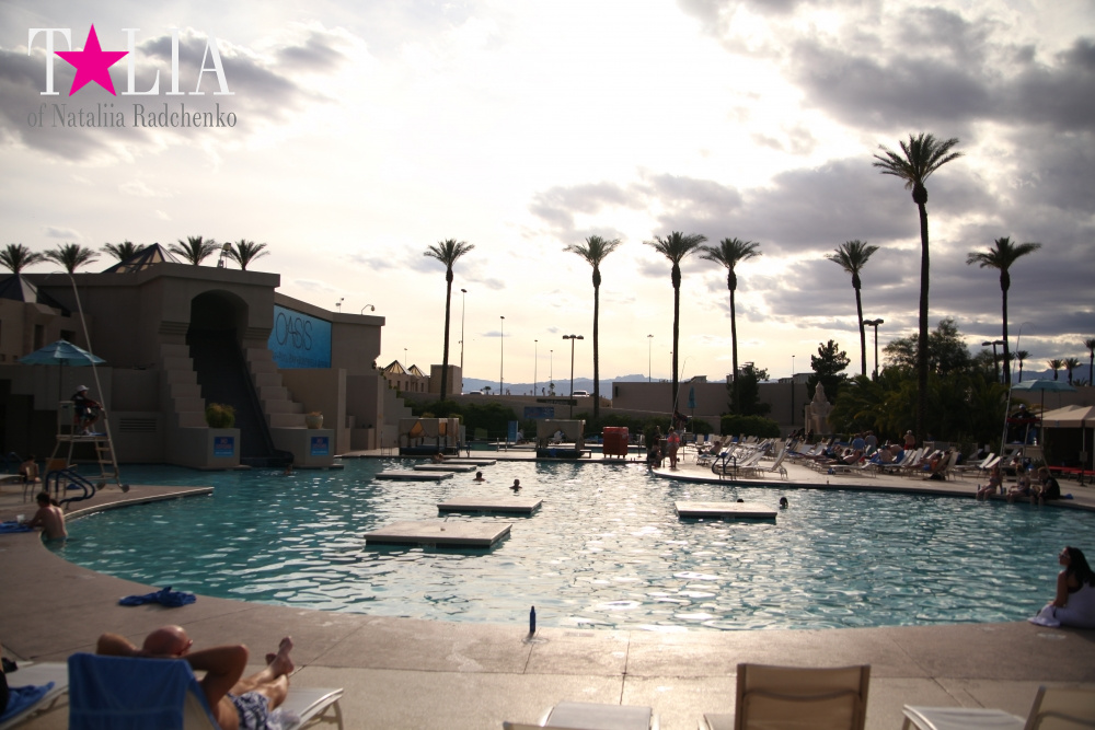 Бассейн в отеле Луксор в Лас Вегасе